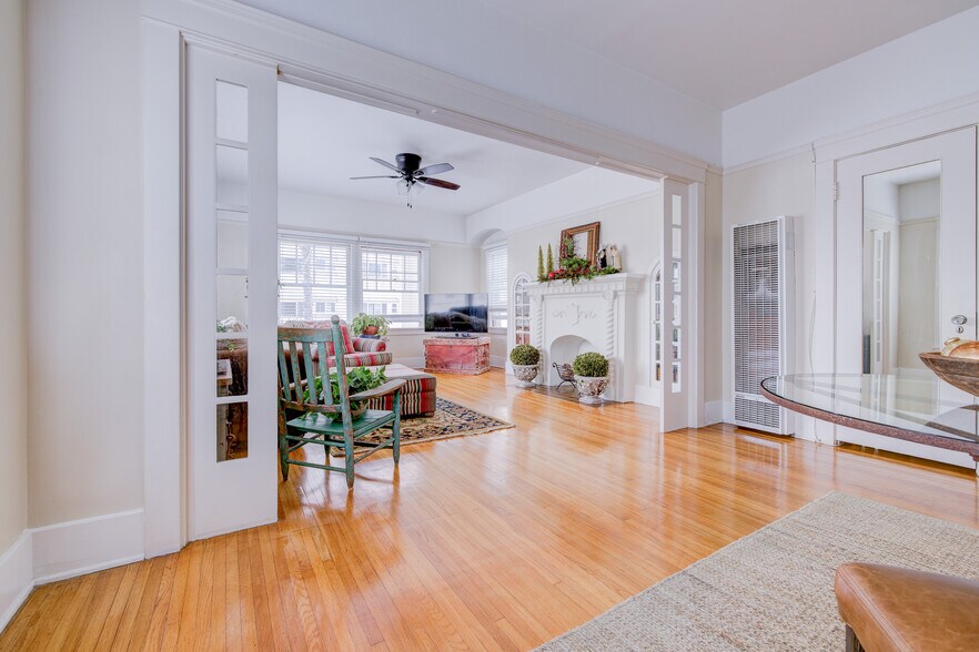More Photos Of 1701 E Ocean Blvd, Long Beach Apartments For Sale