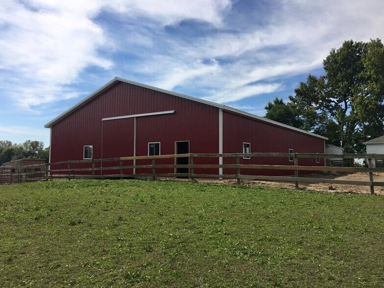 More Photos Of 2705 N US 52, Lebanon Specialty For Lease