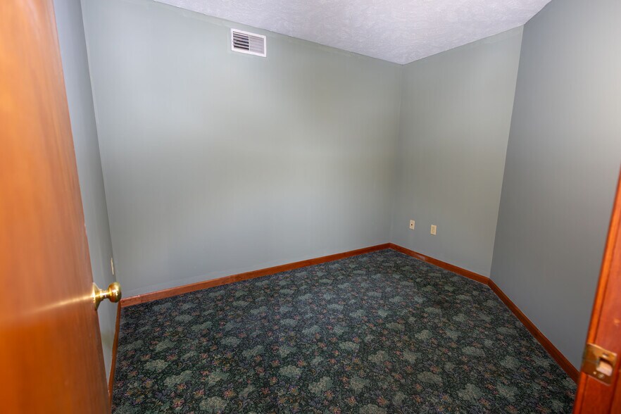More Photos Of 1009 E 38th St, Erie Storefront Retail Office For Sale