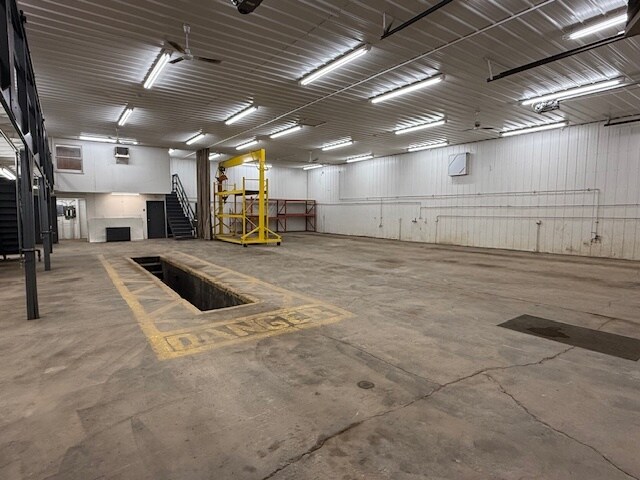 More Photos Of 447 N Old State Road 2, Valparaiso Warehouse For Lease