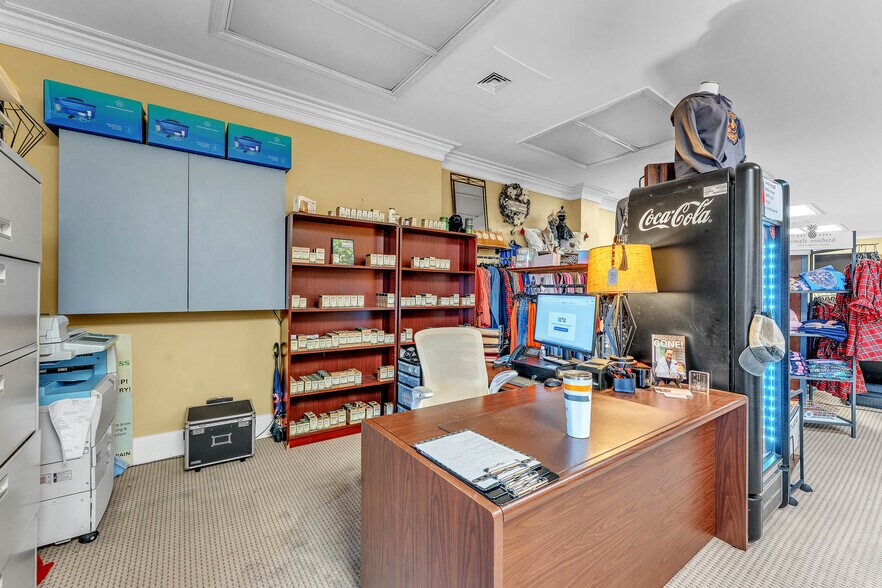 More Photos Of 2906 N Ocoee St, Cleveland Office For Sale