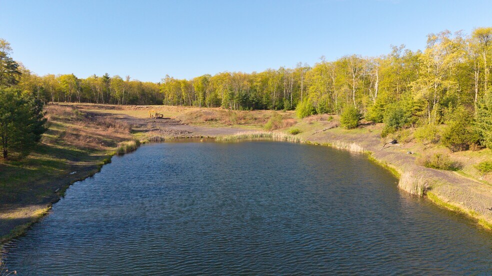 More Photos Of 167 Hill Rd, Kingston Sports And Entertainment For Sale