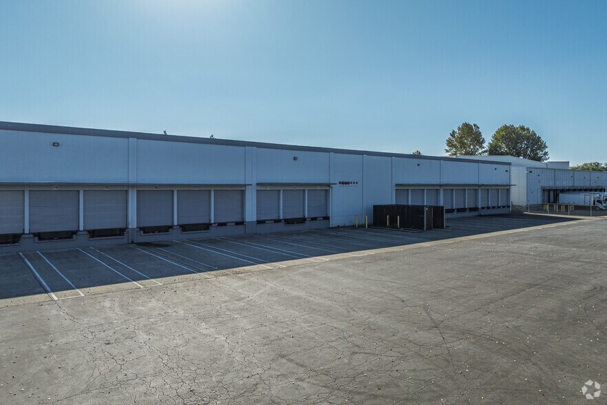 More Photos Of 7811-7915 S 188th St, Kent Warehouse For Lease