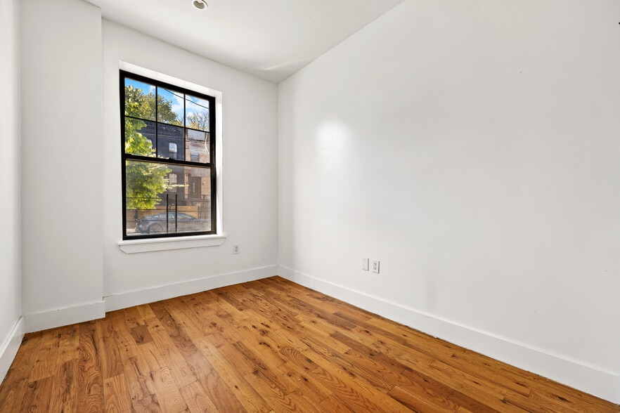 More Photos Of 1935 Bergen St, Brooklyn Apartments For Sale