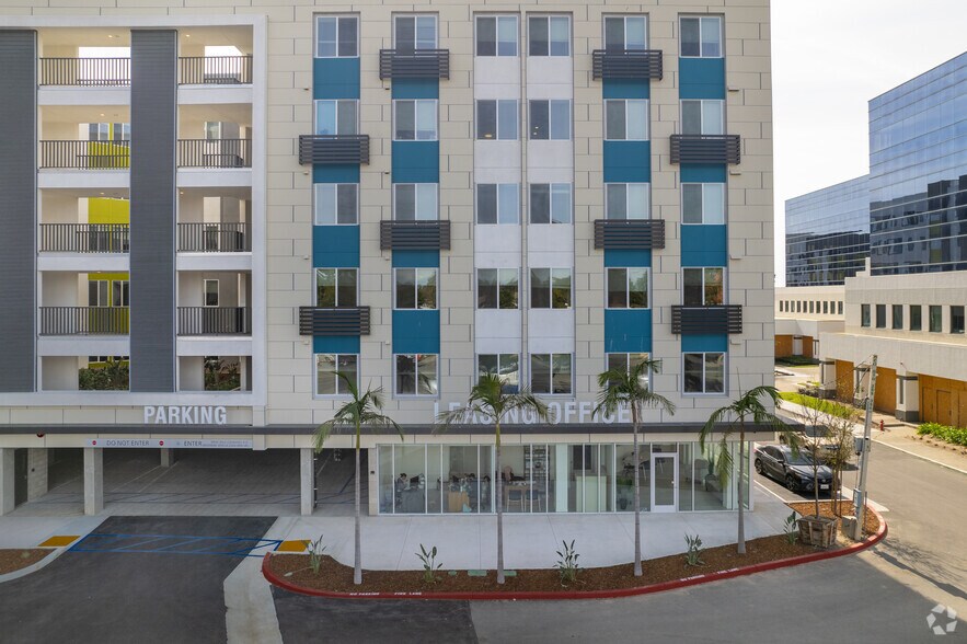 More Photos Of 2112-2116 E 1st St, Santa Ana Apartments For Lease