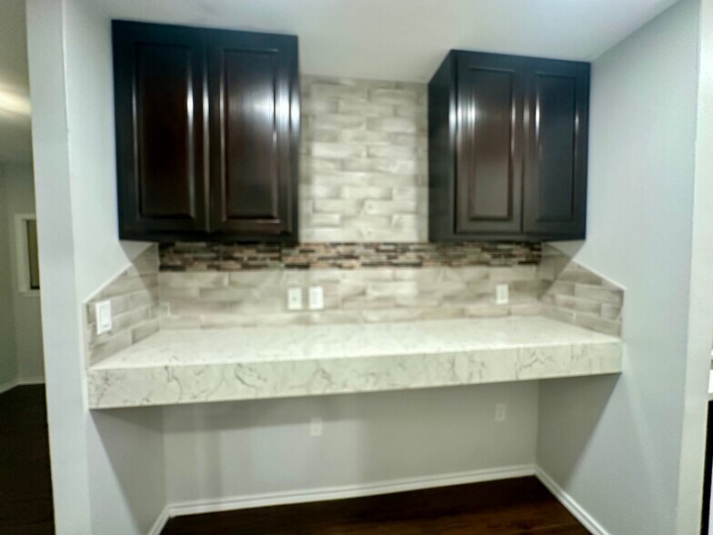 More Photos Of 2201 Center St, Deer Park Office For Sale