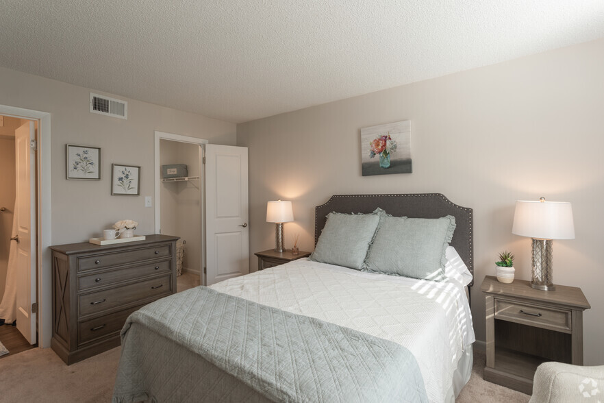 More Photos Of 6139 Edward St, Norfolk Apartments For Sale