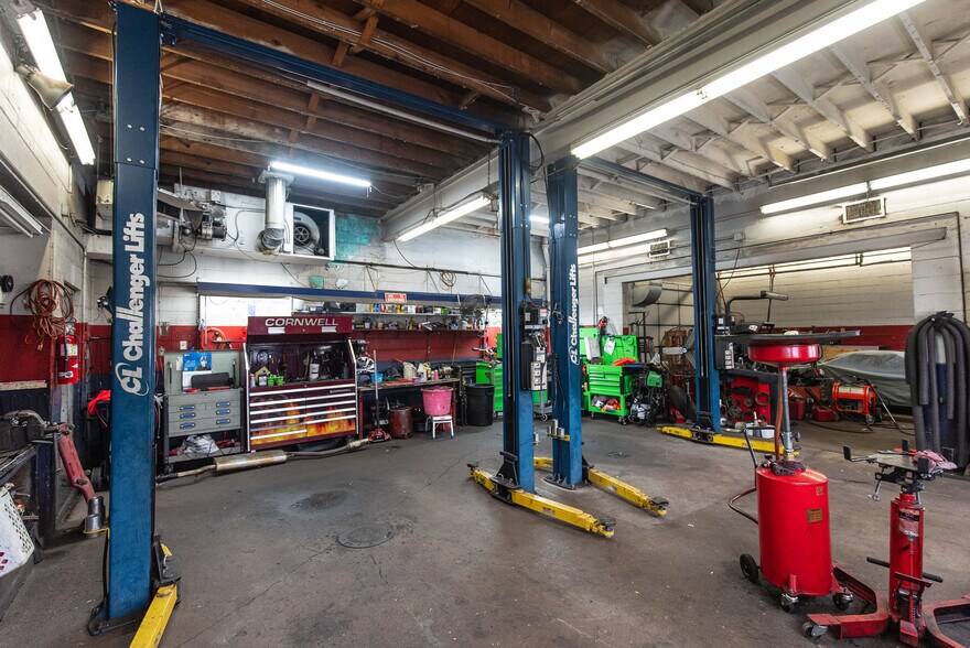 More Photos Of 8685 Torresdale Ave, Philadelphia Auto Repair For Sale