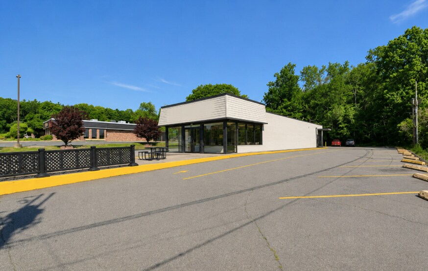 More Photos Of 942 Washington St, Middletown Fast Food For Sale