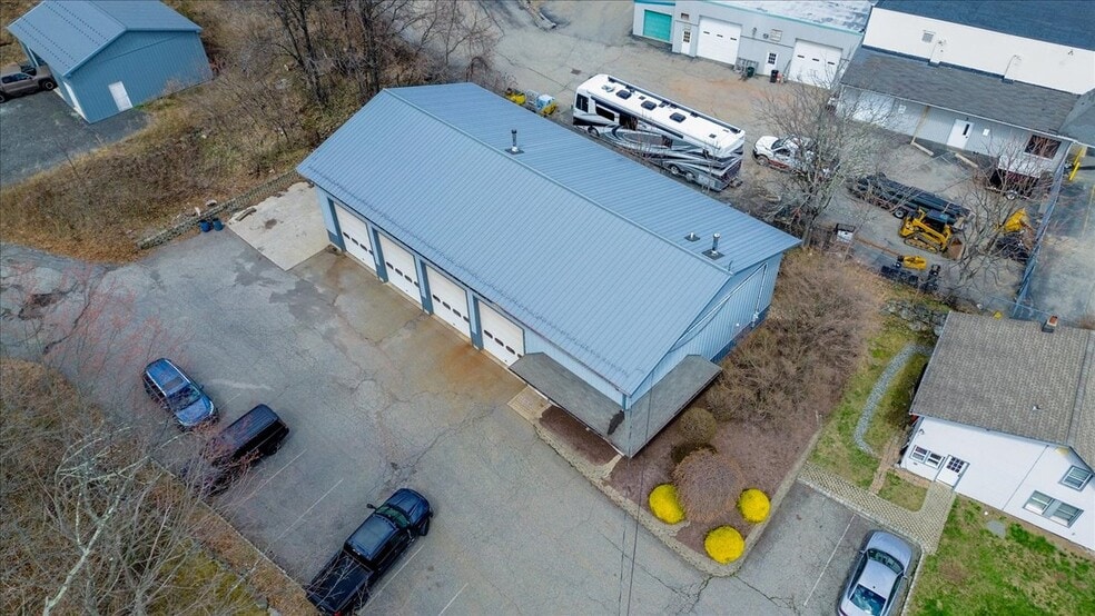 Primary Photo Of 7 White Rd, Hewitt Warehouse For Lease