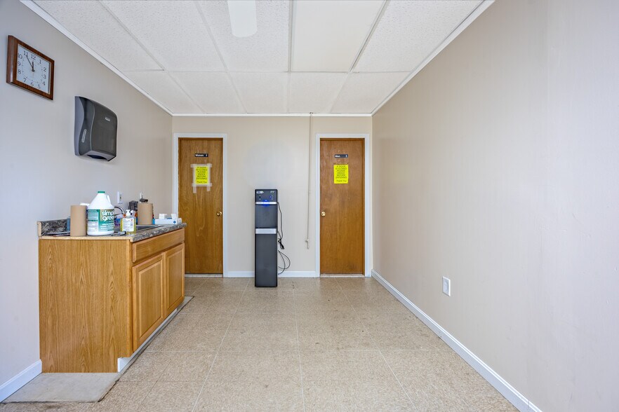 More Photos Of 4 Shearer St, Palmer General Retail For Sale