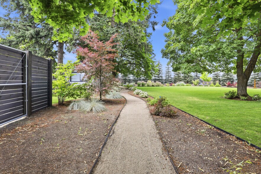 More Photos Of 9493 N Government Way, Hayden Office For Sale