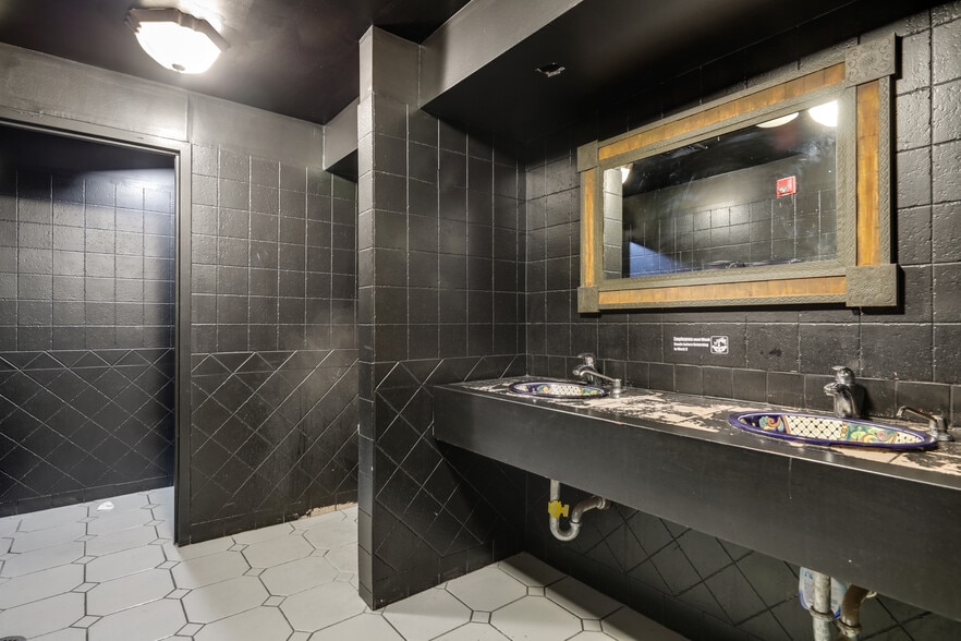 More Photos Of 285 Glenwood Ave, Bloomfield Restaurant For Sale