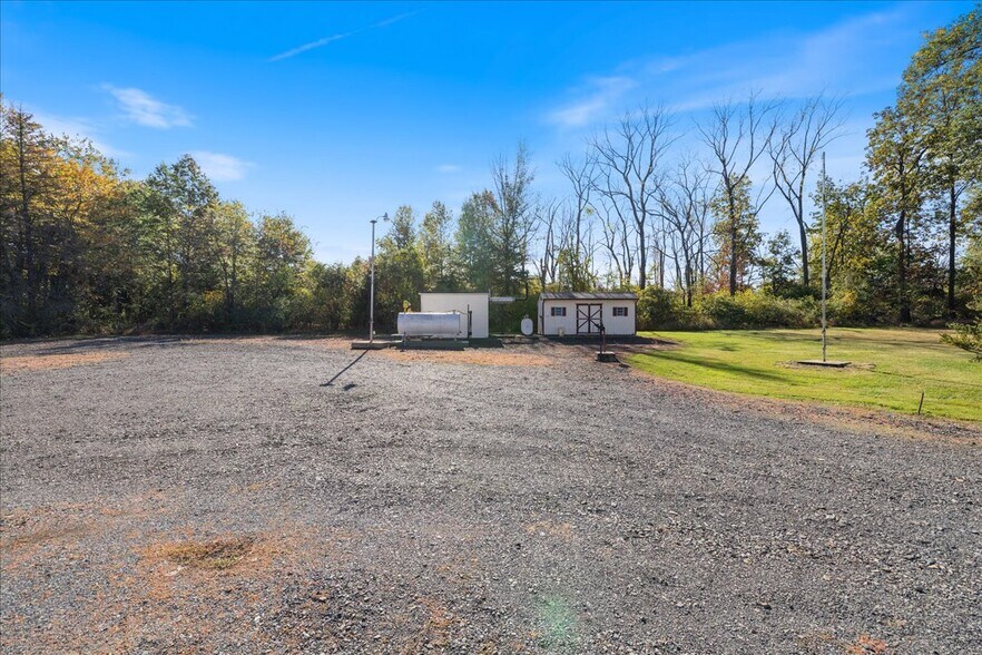 More Photos Of 563 Deep Run Rd, Perkasie Contractor Storage Yard For Sale