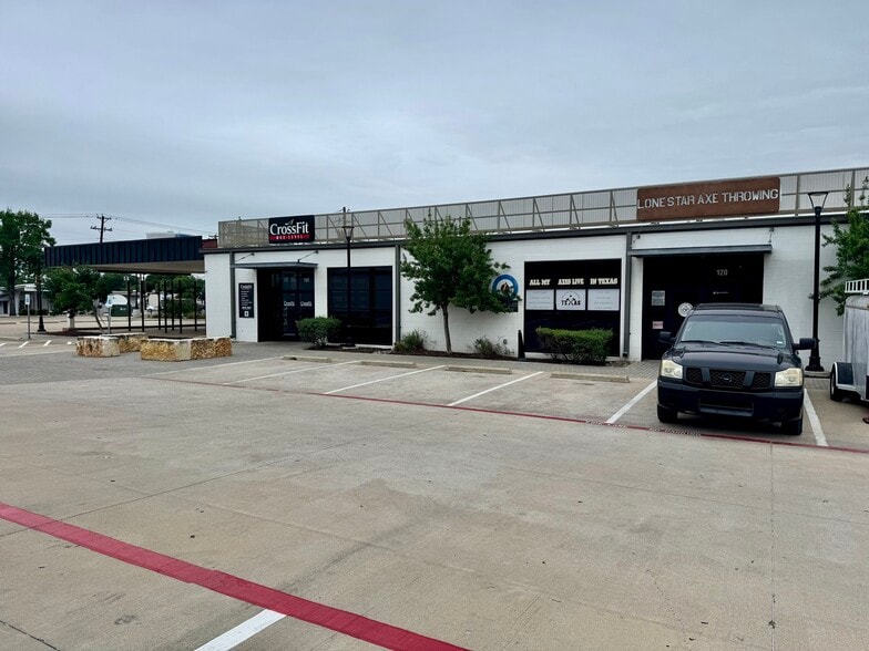 More Photos Of 506 E Division St, Arlington Restaurant For Lease