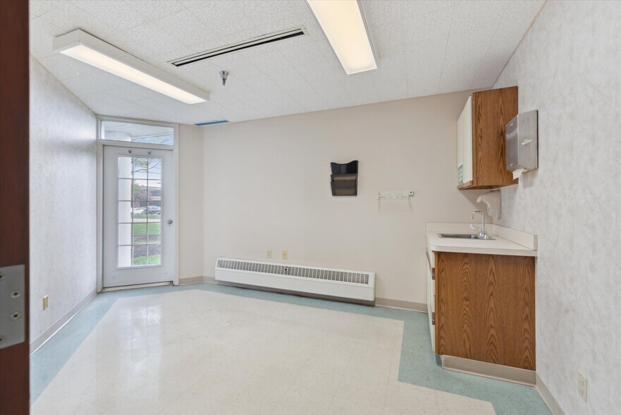 More Photos Of 3740 W Sylvania Ave, Toledo Medical For Sale