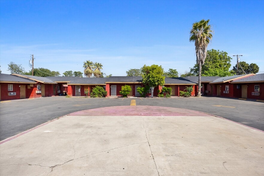 More Photos Of 900 S Union Ave, Bakersfield Hotel For Sale