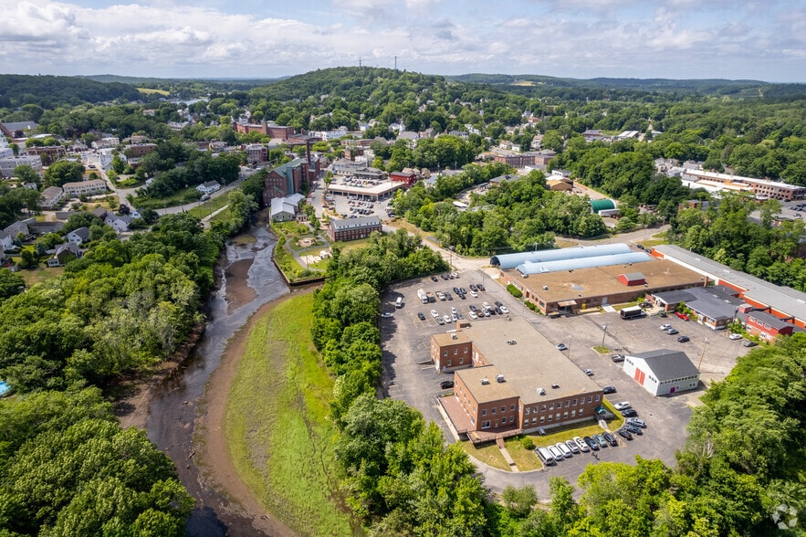 More Photos Of 35 Water St, Amesbury Research And Development For Lease