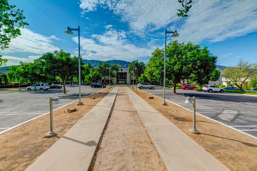 More Photos Of 417 Bryant Cir, Ojai Loft Creative Space For Lease