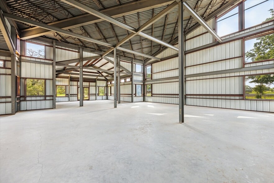 More Photos Of 1286 State Hwy 237 Hwy, Round Top Flex For Sale