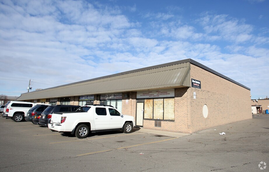 More Photos Of 289 Rutherford Rd S, Brampton Showroom For Lease