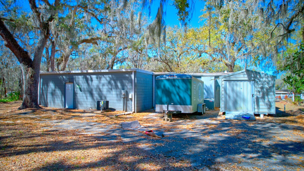 More Photos Of 629 S Broad St, Brooksville Office For Sale