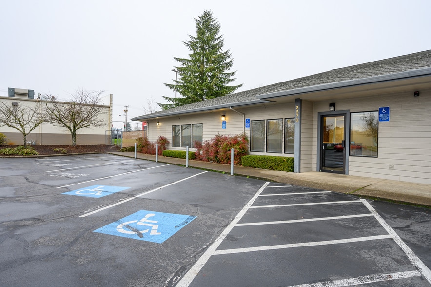 More Photos Of 2260-2270 NE McDaniel Ln, McMinnville Medical For Lease