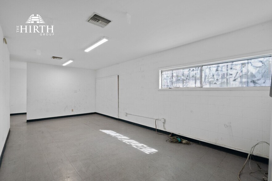 More Photos Of 8625 Avalon Blvd, Los Angeles Distribution For Lease