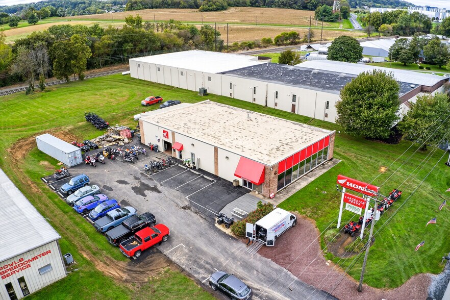 More Photos Of 2350 Dairy Rd, Lancaster Auto Dealership For Lease