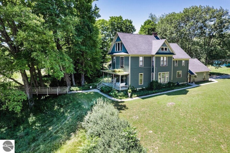 More Photos Of 2287 S Main St, Central Lake Hospitality For Sale