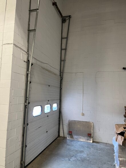 More Photos Of 108 Clematis Ave, Waltham Unknown For Lease