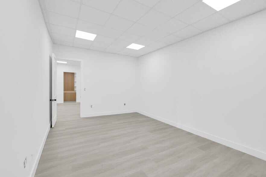 More Photos Of 11931-11971 NW 37th St, Coral Springs Warehouse For Sale