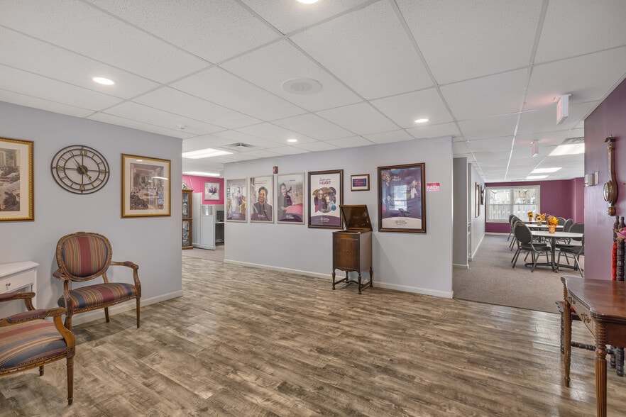 More Photos Of 5758 Cooley Lake Rd, Waterford Daycare Center For Sale