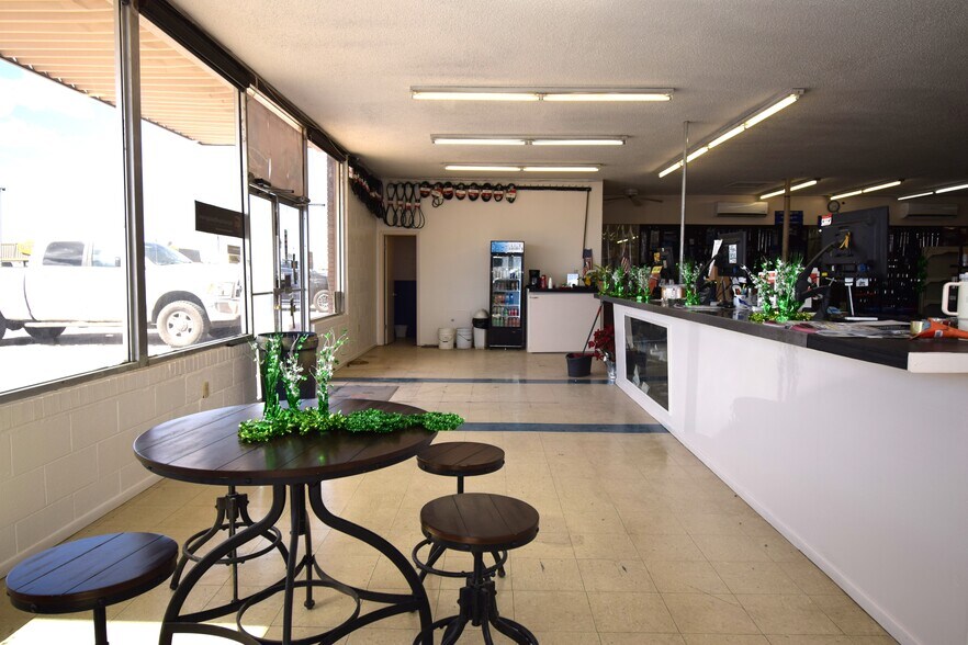 More Photos Of 301 E Pine St, Deming Freestanding For Sale