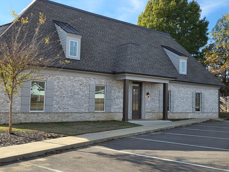 More Photos Of 6634 Summer Knoll Cv, Bartlett Medical For Lease