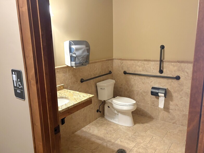 More Photos Of 13794 Bluestem Ct, Baxter Office For Lease