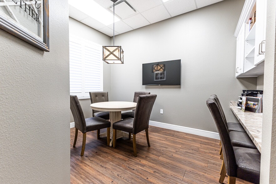 More Photos Of 809 County Road 466, Lady Lake Office For Sale