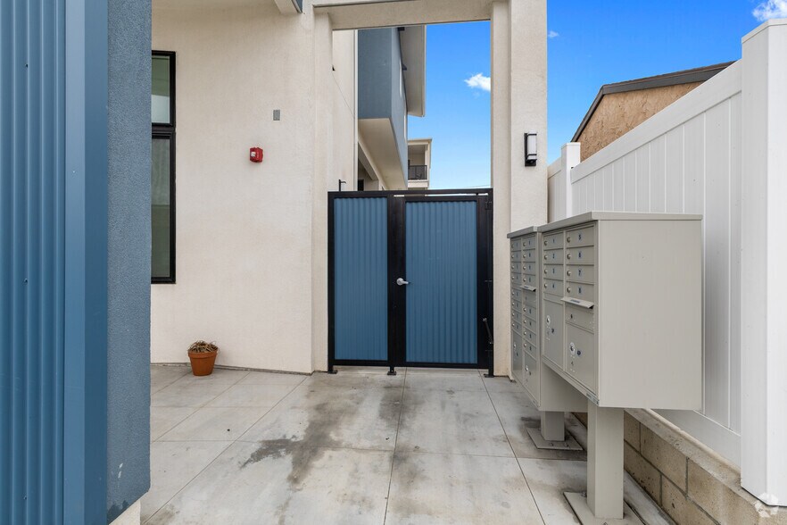 More Photos Of 611 Highland Ave, National City Apartments For Lease
