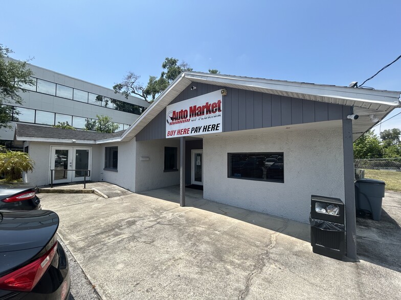 Primary Photo Of 690 N Semoran Blvd, Orlando Auto Dealership For Lease