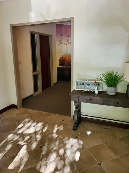 More Photos Of 9019 Overlook Blvd, Brentwood Office For Lease