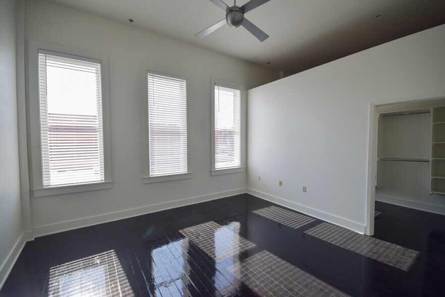 More Photos Of 417-419 Main St, North Little Rock Storefront Retail Office For Sale