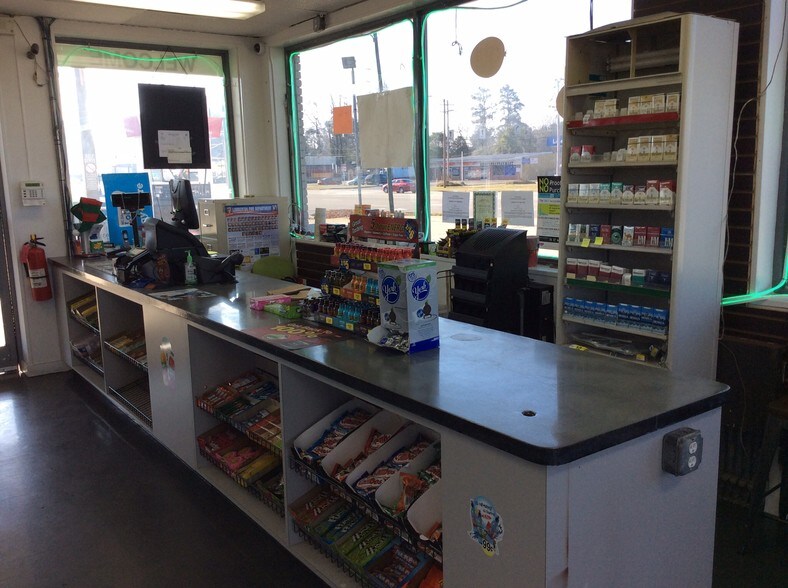 More Photos Of 2760 N Roberts Ave, Lumberton Convenience Store For Sale