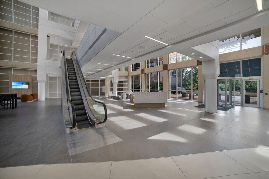 More Photos Of 12404 Park Central Dr, Dallas Office For Lease