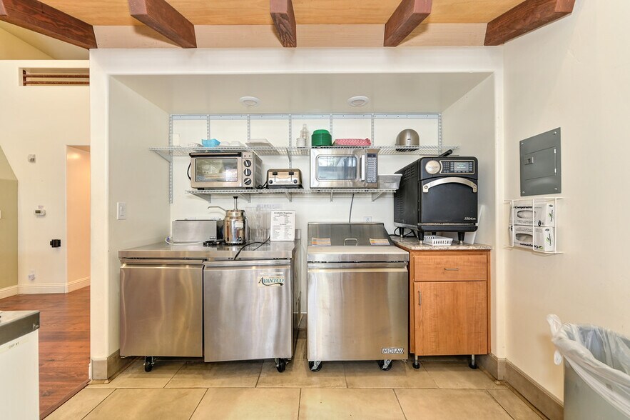 More Photos Of 27 S Main St, Colfax Storefront For Lease