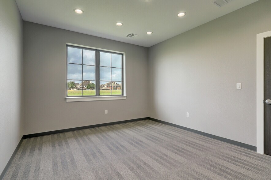 More Photos Of 800 Bonaventure Way, Sugar Land Medical For Sale