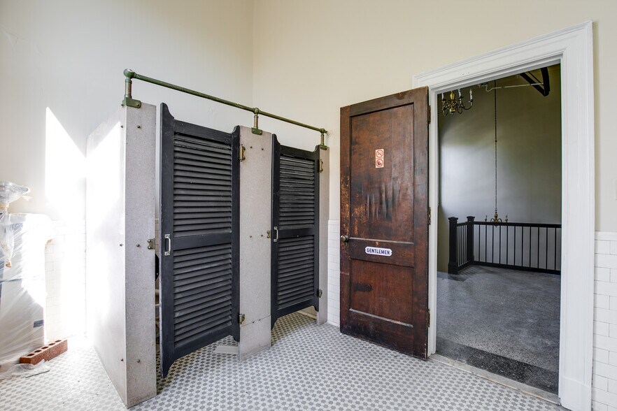 More Photos Of 520 N 25th St, Richmond Lodge Meeting Hall For Lease