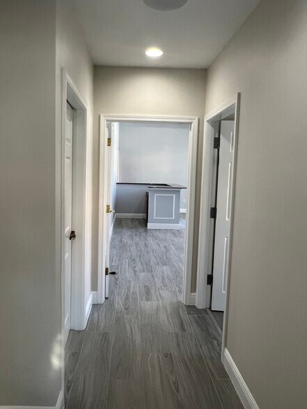 More Photos Of 16578 N Dale Mabry Hwy, Tampa Office For Sale