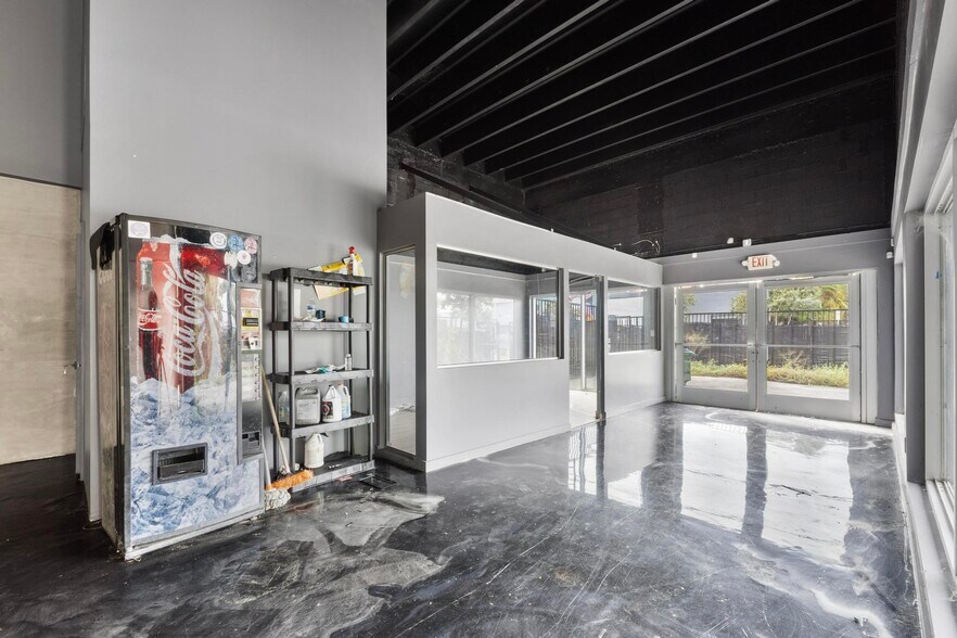 More Photos Of 535 NW 29th St, Miami Warehouse For Sale