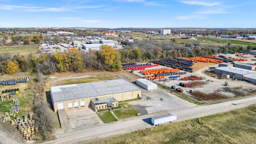 More Photos Of 1411 Southland Dr, Gainesville Flex For Sale