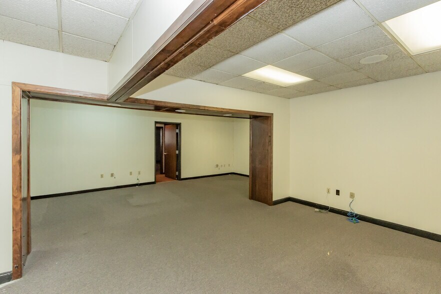 More Photos Of 201 N Jefferson St, Kittanning Medical For Sale